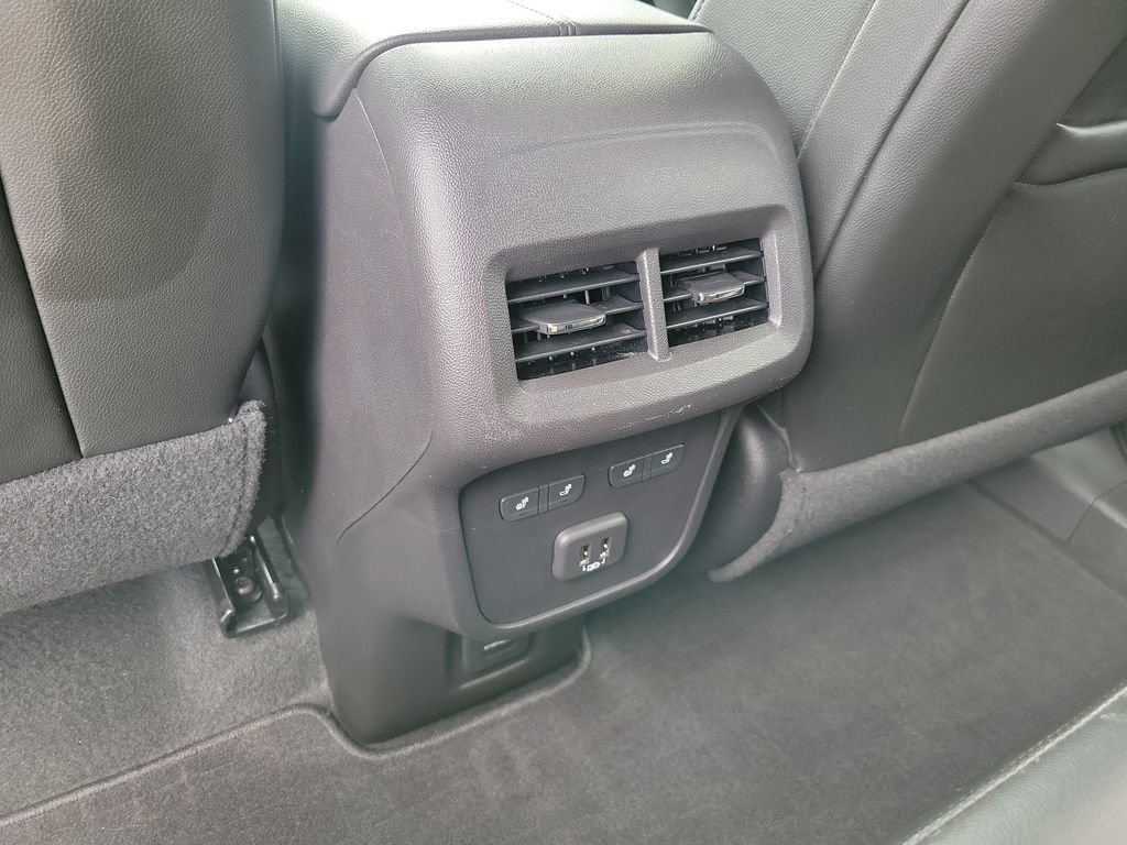 Used 2024 Chevrolet Equinox Premier AWD/4WD image 15