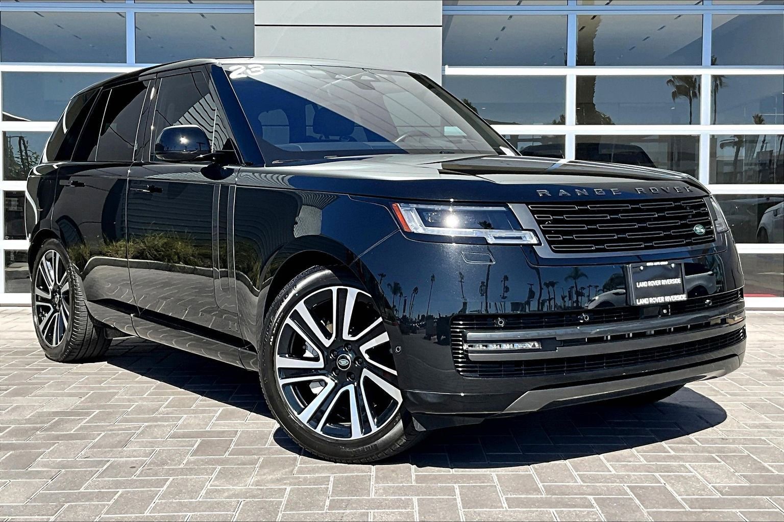Certified 2023 Land Rover Range Rover SE AWD/4WD image 3