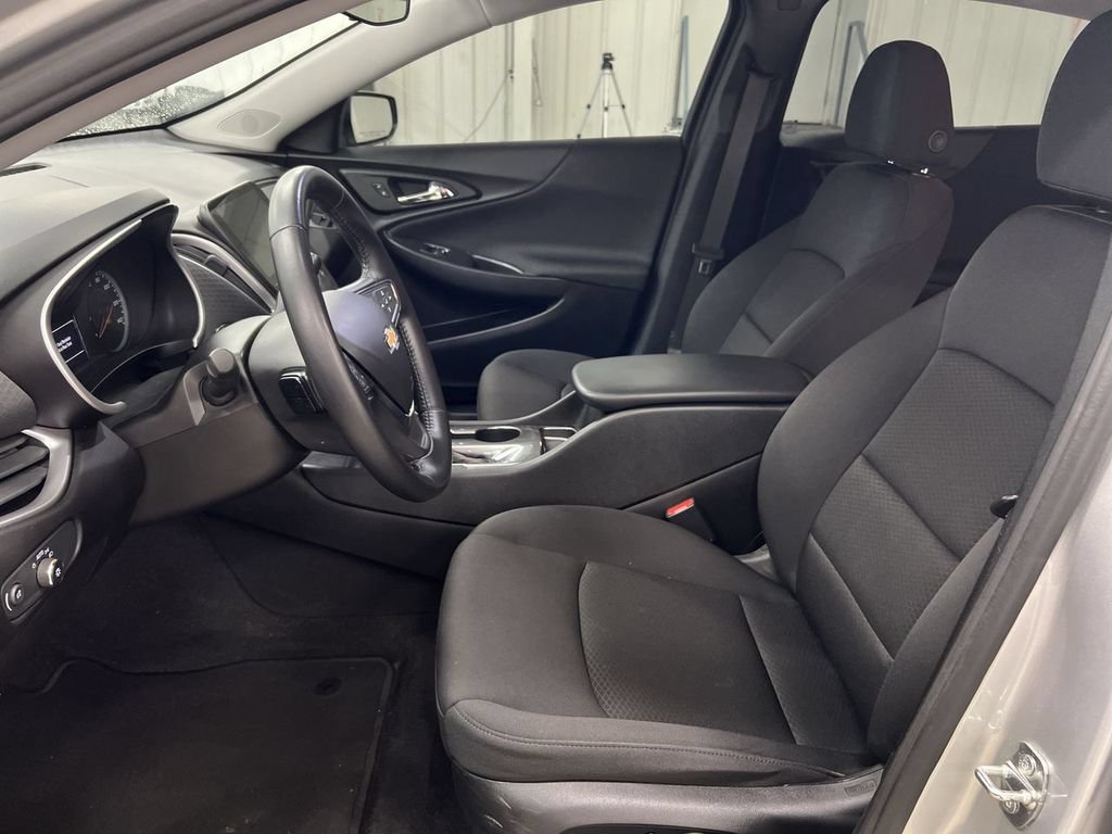 Used 2021 Chevrolet Malibu RS FWD image 18