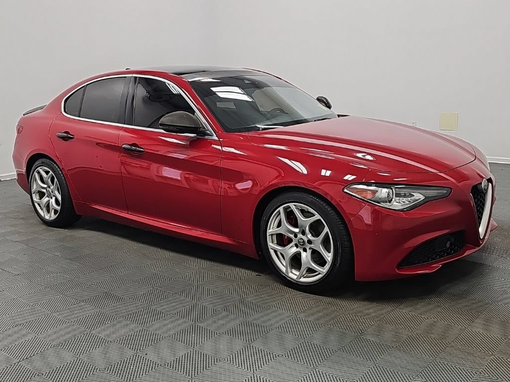 Used 2018 Alfa Romeo Giulia Ti w/ TI Performance Package RWD image 3