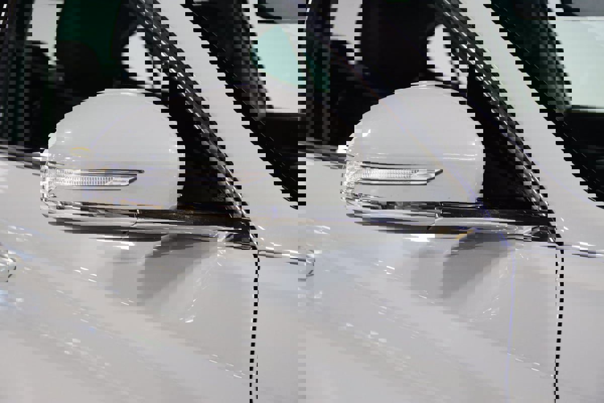 Used 2025 Genesis G70 2.5T image 9