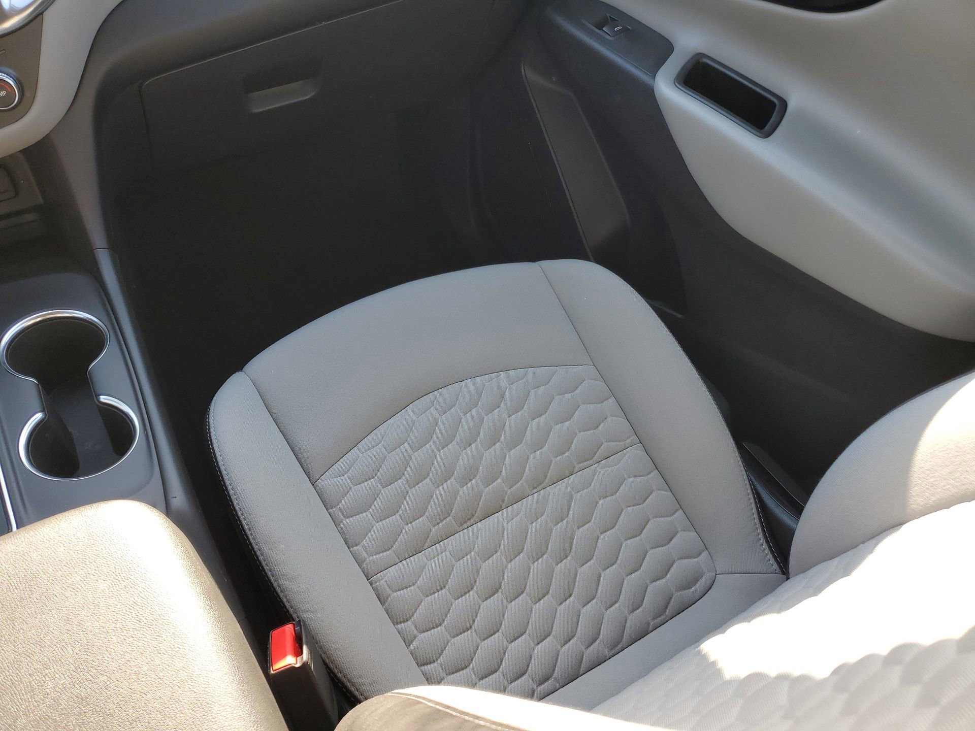 Used 2021 Chevrolet Equinox LS image 15