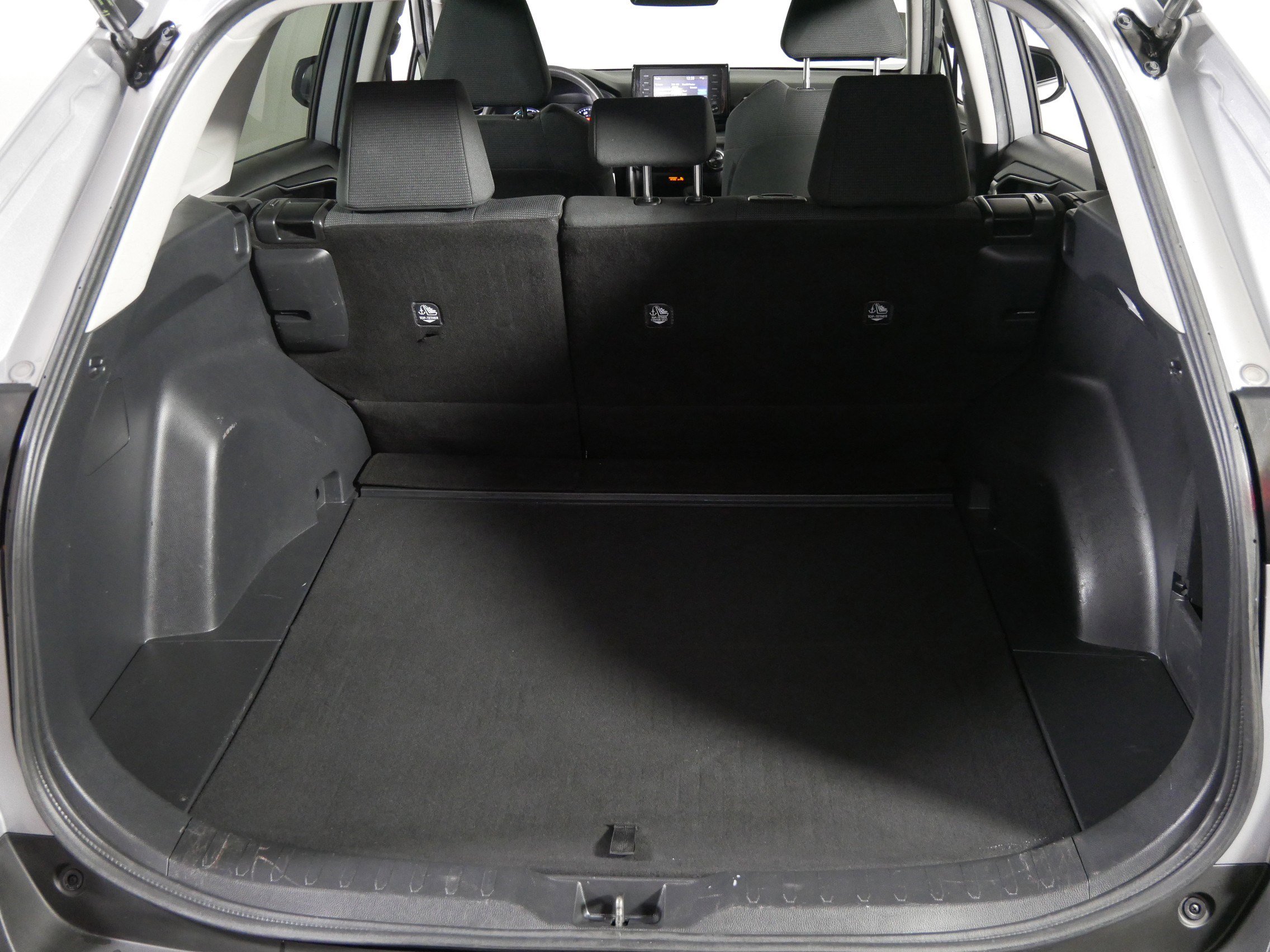 Used 2021 Toyota RAV4 LE AWD/4WD image 18