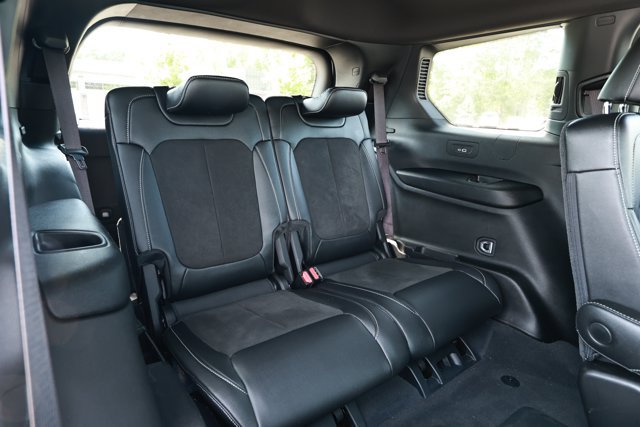 Used 2023 Jeep Grand Cherokee L Laredo RWD image 32
