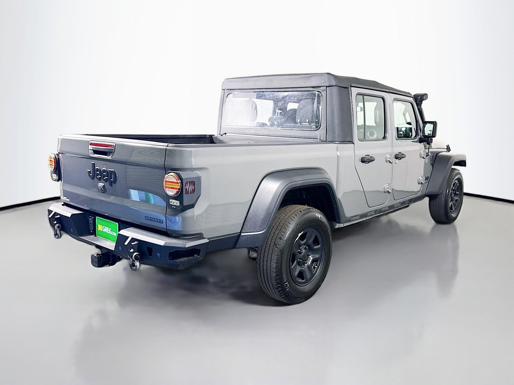 Used 2021 Jeep Gladiator Sport image 10