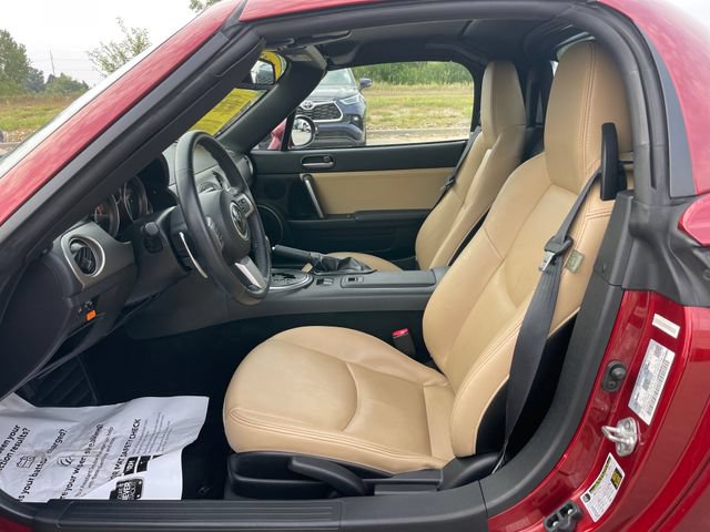 Used 2011 MAZDA MX-5 Miata Grand Touring w/ Premium Pkg RWD image 19