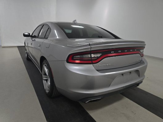 Used 2017 Dodge Charger R/T image 4