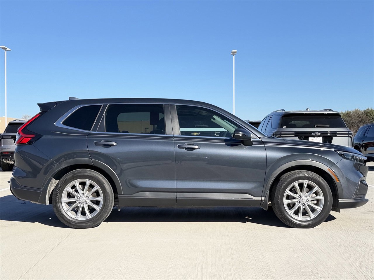 Used 2023 Honda CR-V EX-L image 3