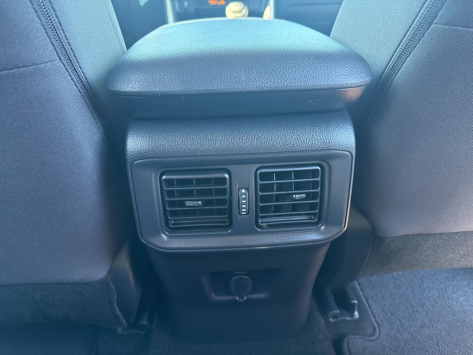 Used 2021 Toyota RAV4 LE image 24