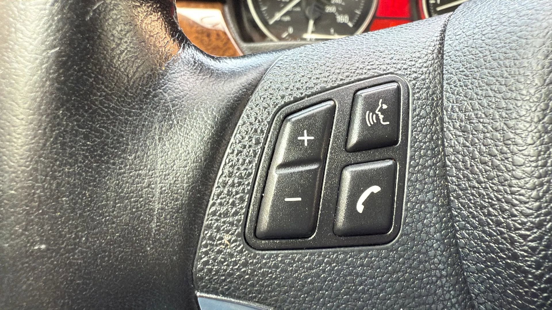 Used 2013 BMW 328i Convertible image 12