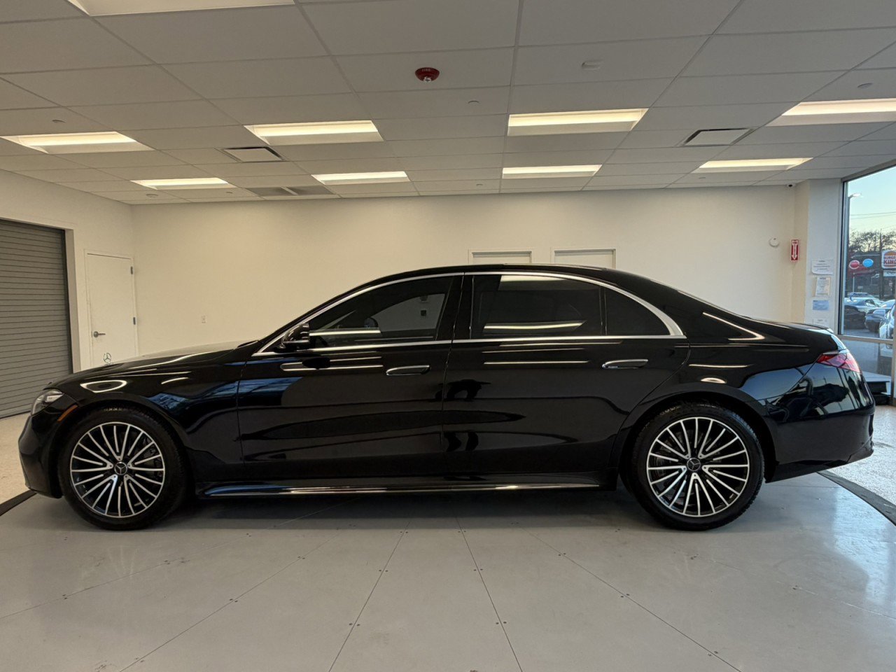 Used 2022 Mercedes-Benz S 580 4MATIC Sedan image 4