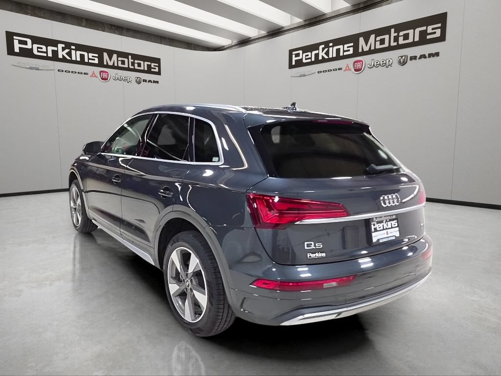 Used 2023 Audi Q5 2.0T Premium w/ Convenience Package AWD/4WD image 3
