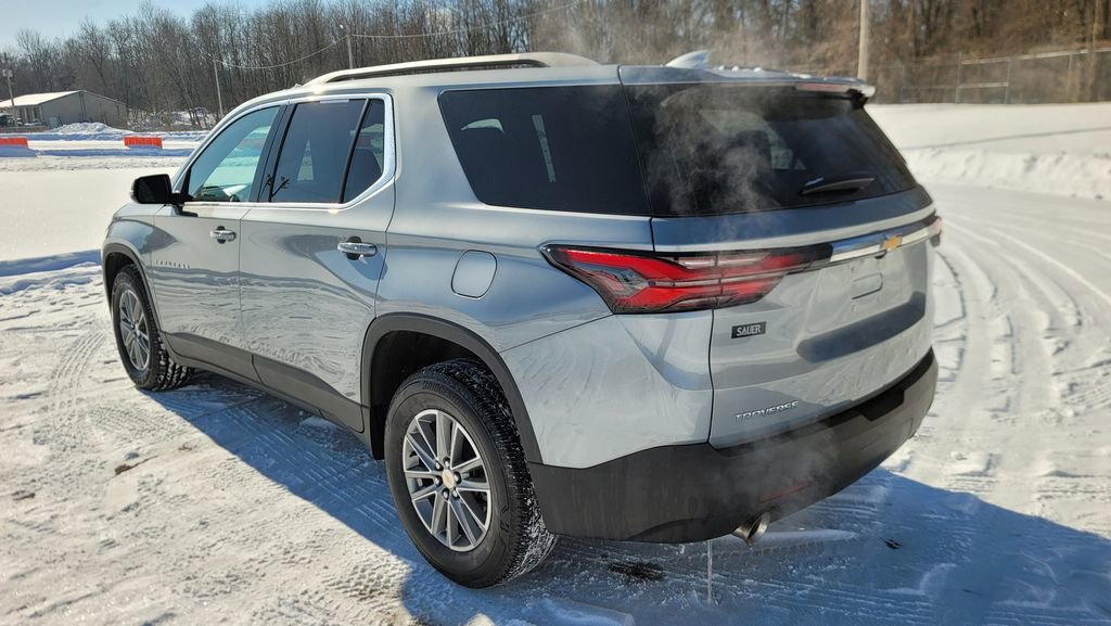 Used 2023 Chevrolet Traverse LT image 9