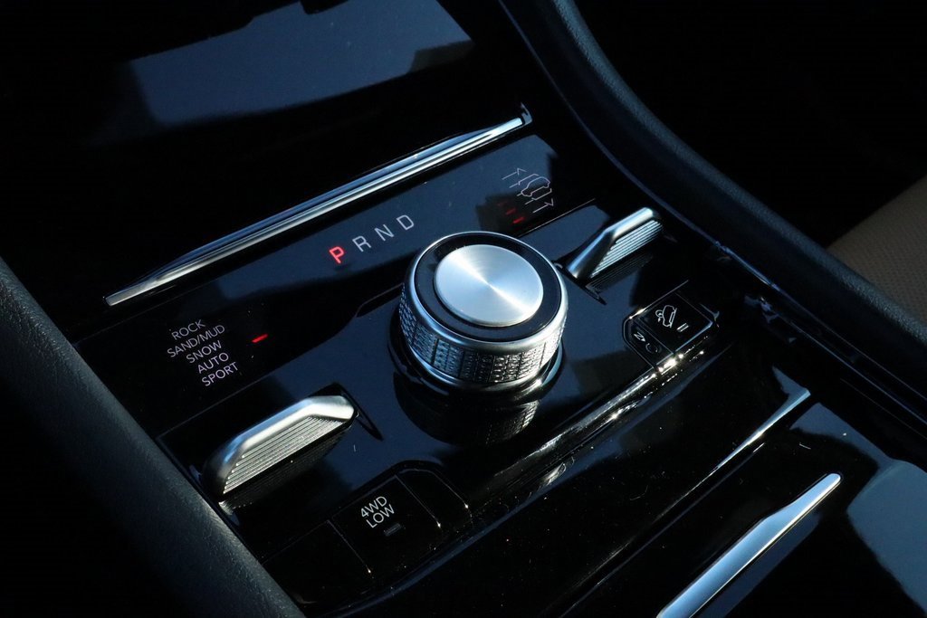 New 2025 Jeep Grand Cherokee Summit w/ Obsidian Package image 9