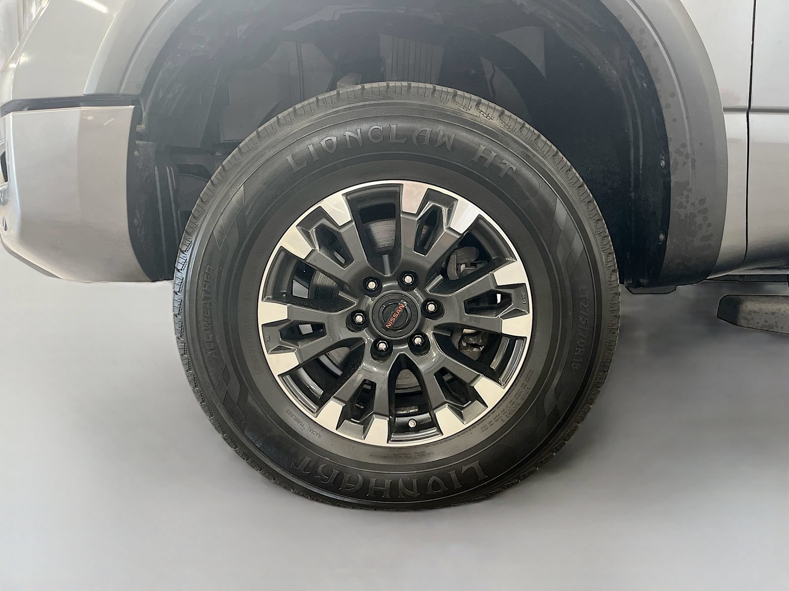 Used 2022 Nissan Titan PRO-4X w/ Pro-4x Convenience Package AWD/4WD image 33