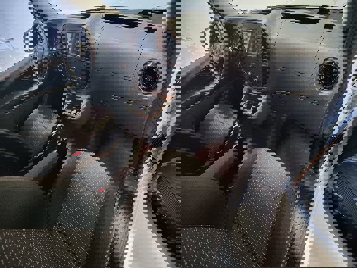 Used 2023 Mercedes-Benz Metris image 10