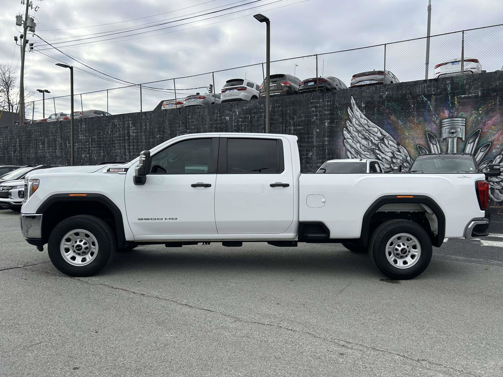 Used 2023 GMC Sierra 3500 Pro w/ Convenience Package image 6