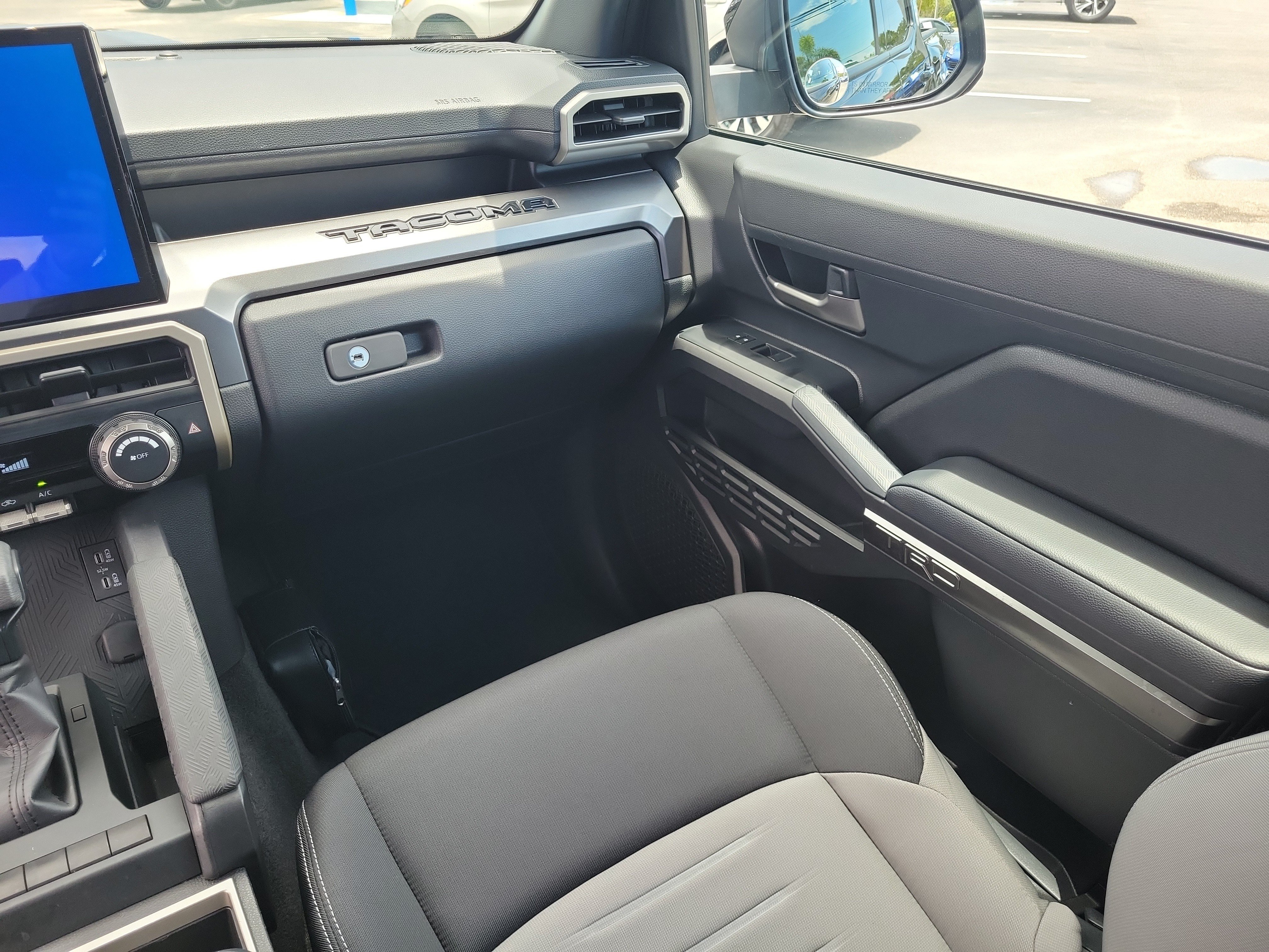 Used 2025 Toyota Tacoma TRD Sport AWD/4WD image 18