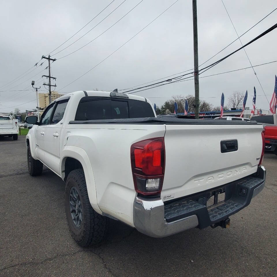 Used 2018 Toyota Tacoma SR5 image 3