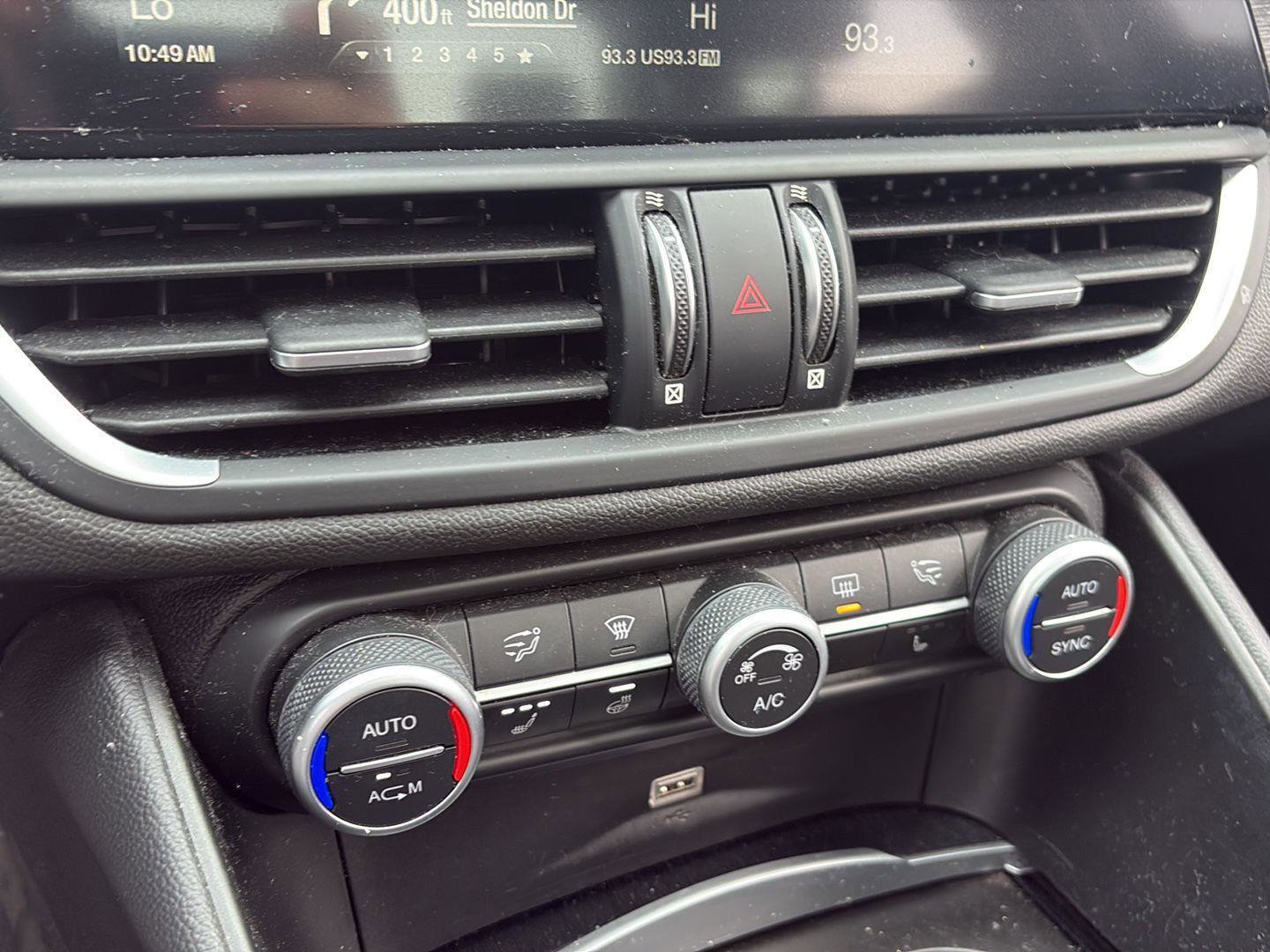 Used 2019 Alfa Romeo Giulia AWD image 28