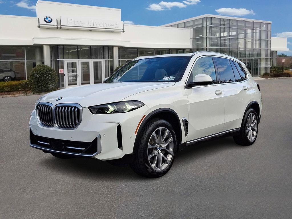 Certified 2024 BMW X5 xDrive40i w/ Parking Assistance Package AWD/4WD image 1