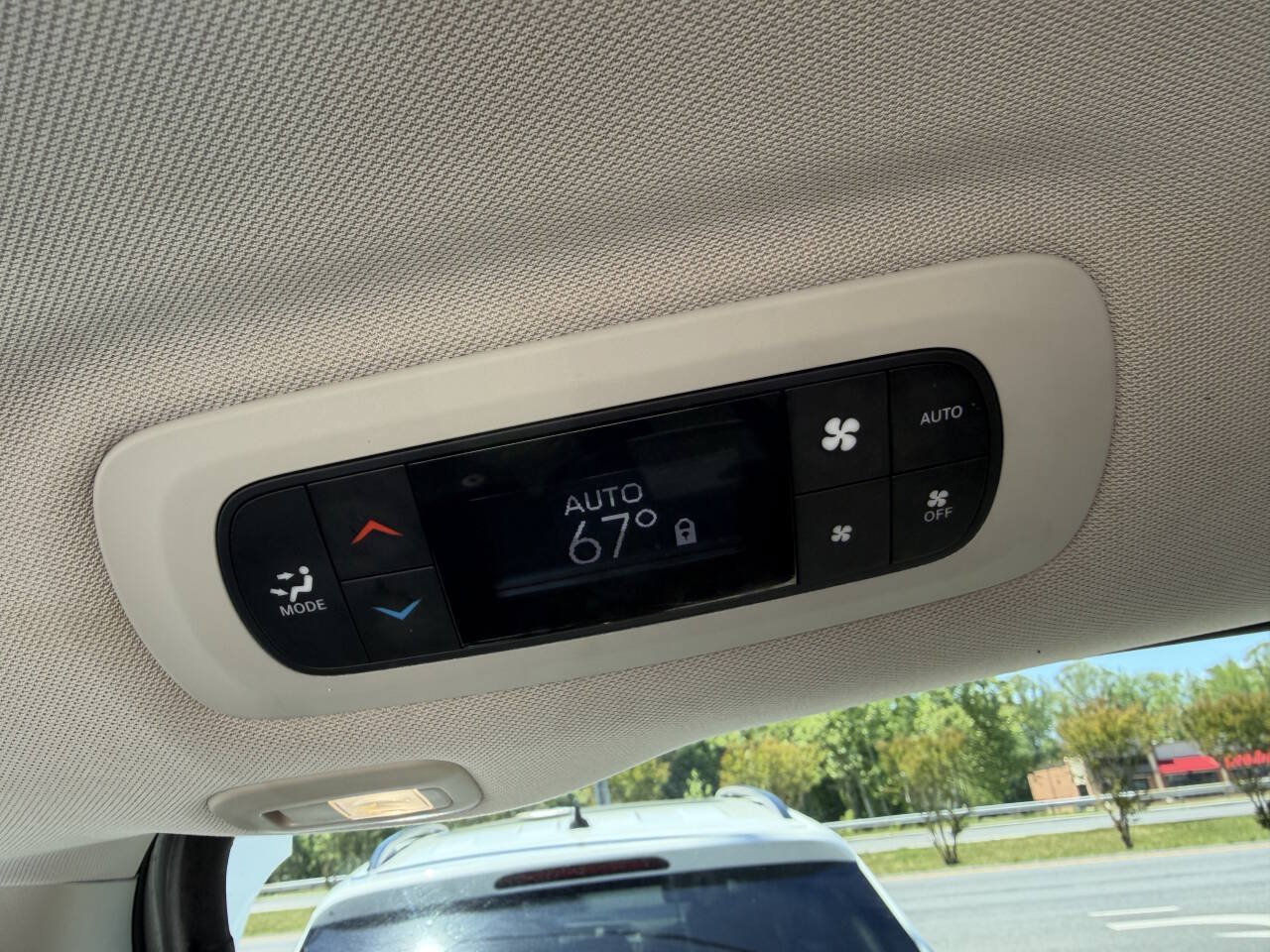 Used 2018 Chrysler Pacifica Limited FWD image 37