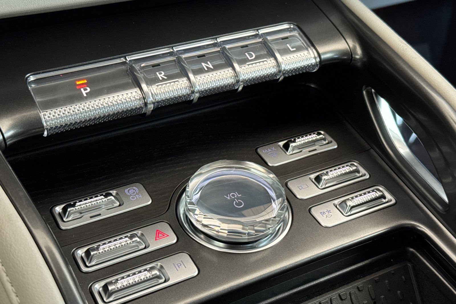 New 2026 Lincoln Nautilus Reserve w/ Jet Appearance Package AWD/4WD image 18