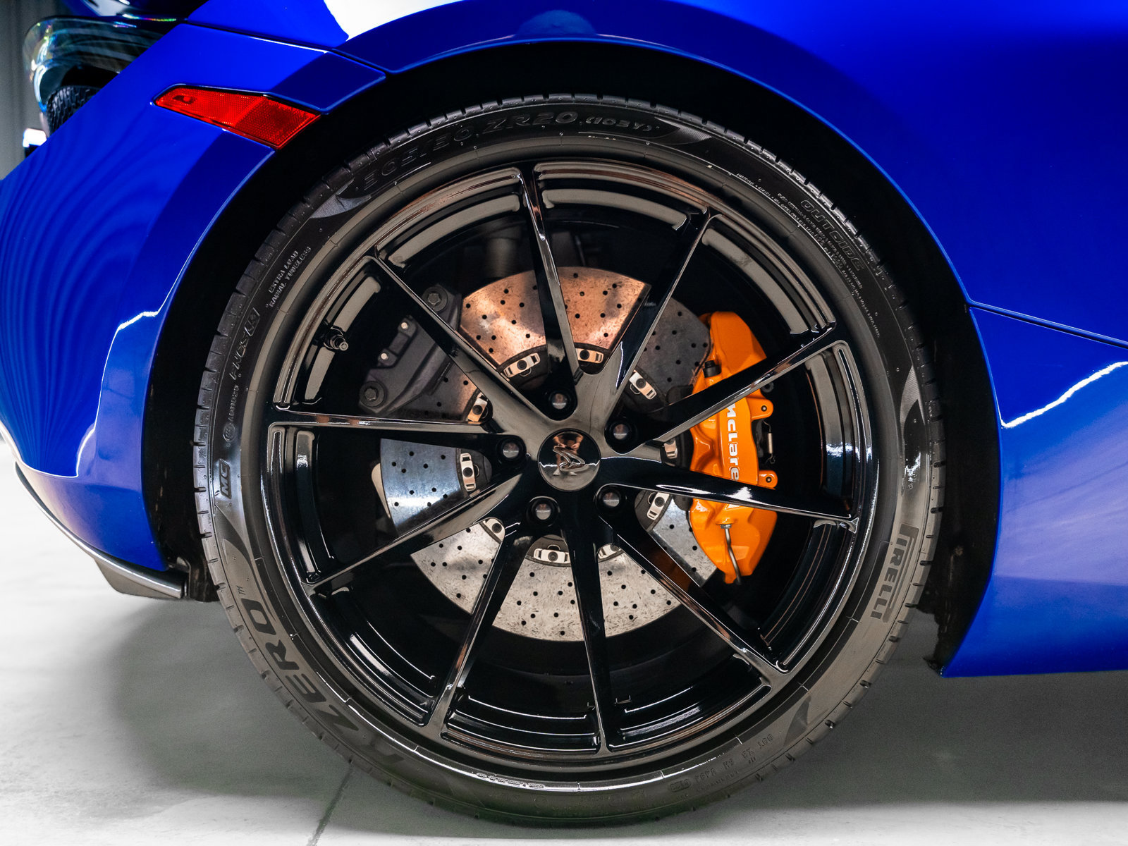 Used 2018 McLaren 720S Luxury RWD image 37