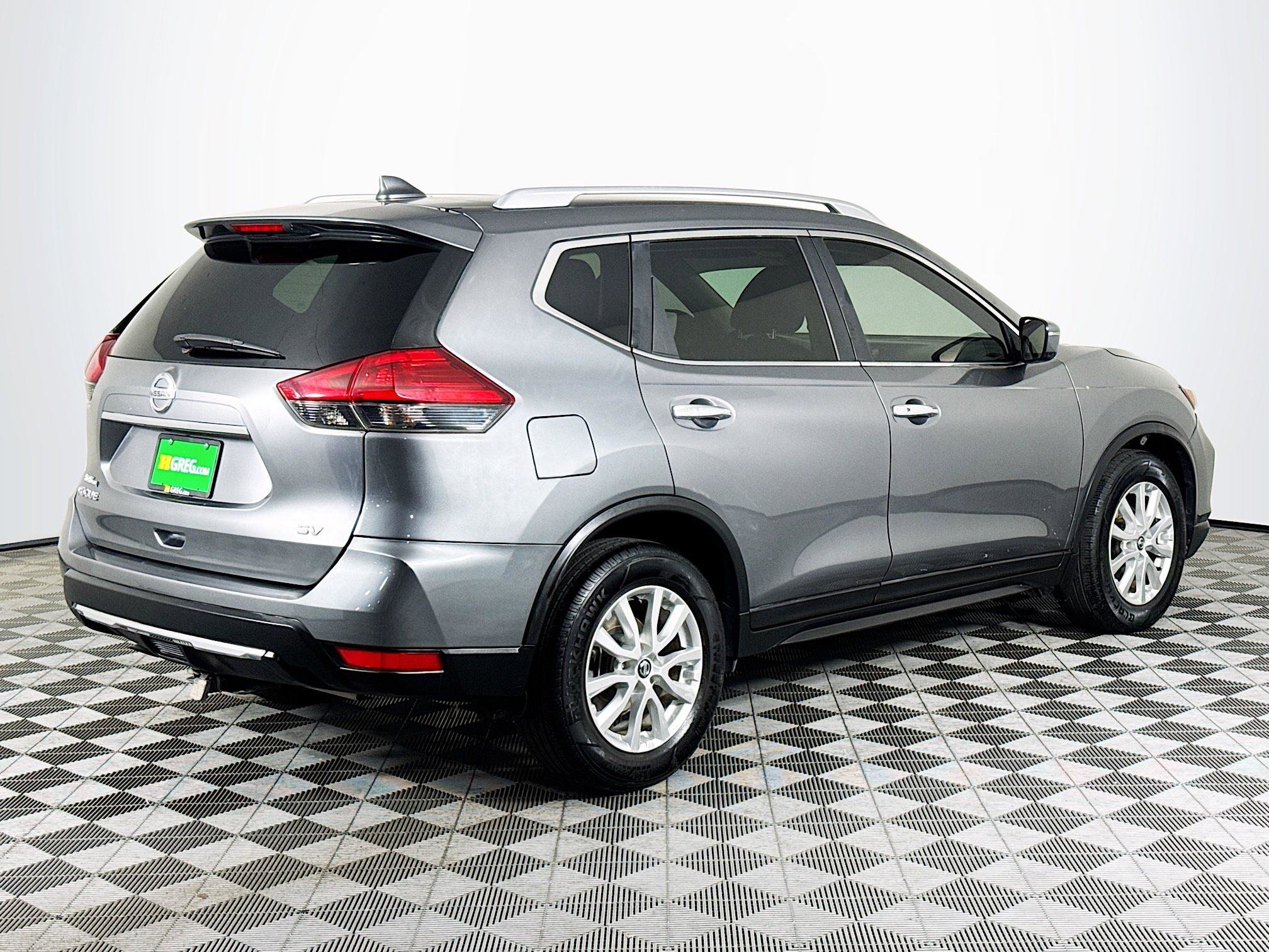 Used 2017 Nissan Rogue SV FWD image 10