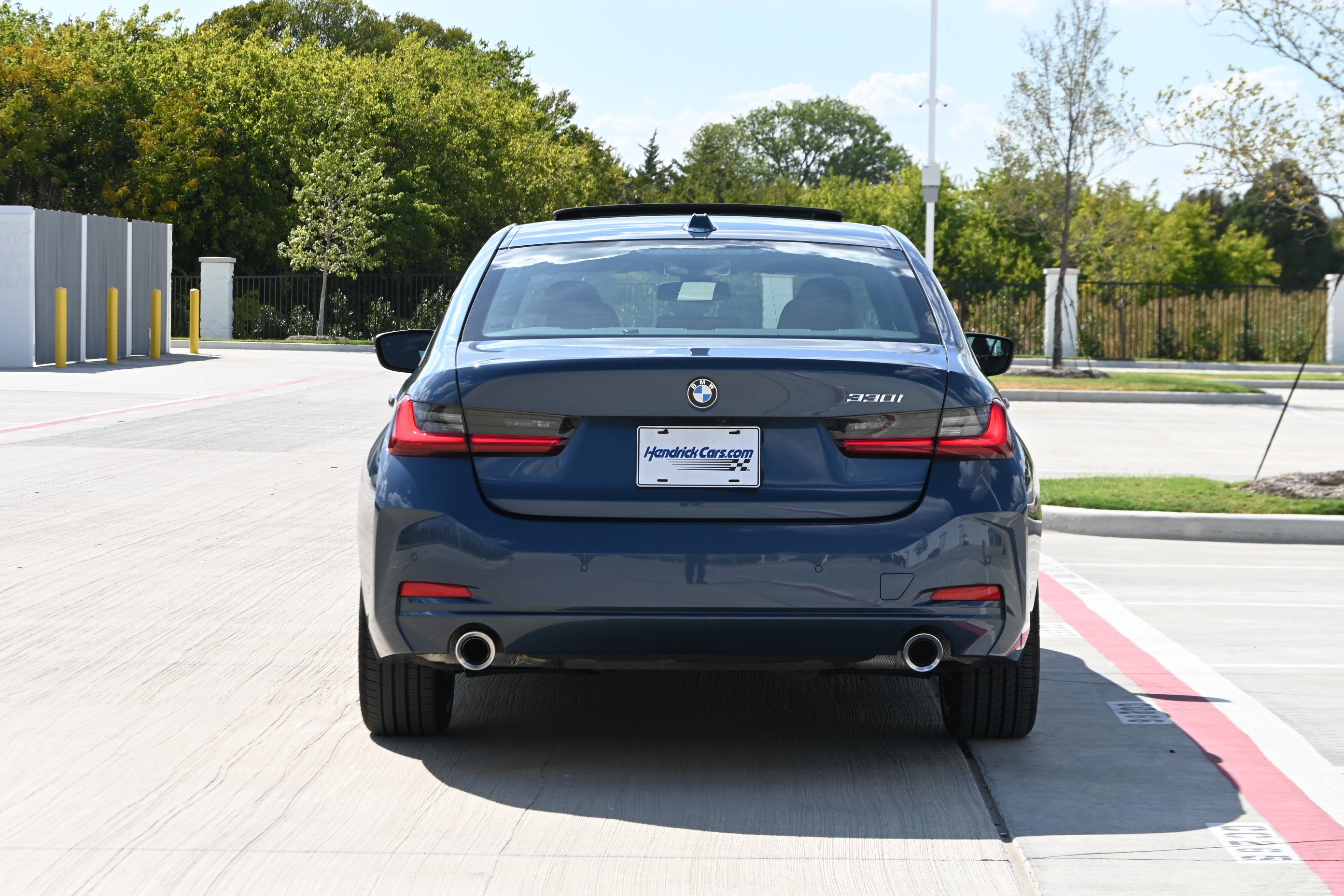 Certified 2025 BMW 330i Sedan RWD image 8