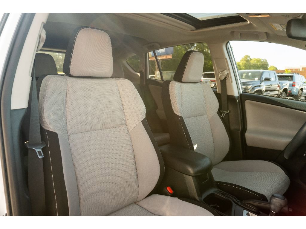 Used 2017 Toyota RAV4 XLE FWD image 19