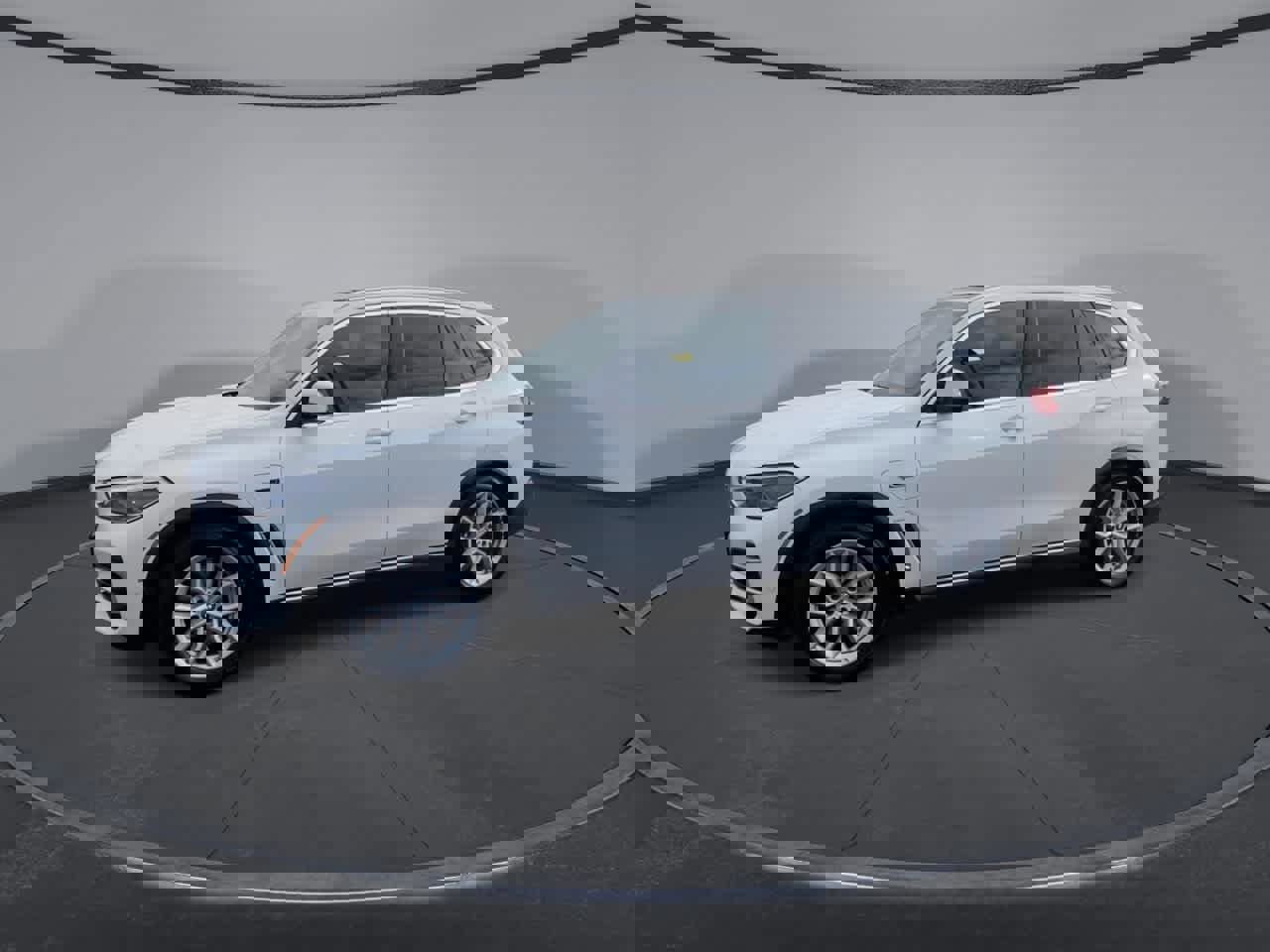 Used 2022 BMW X5 xDrive45e w/ Executive Package AWD/4WD image 4