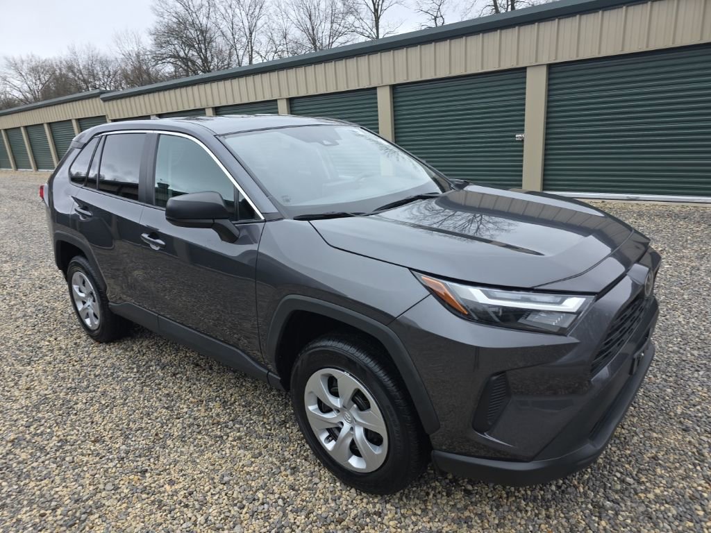Used 2024 Toyota RAV4 LE image 8