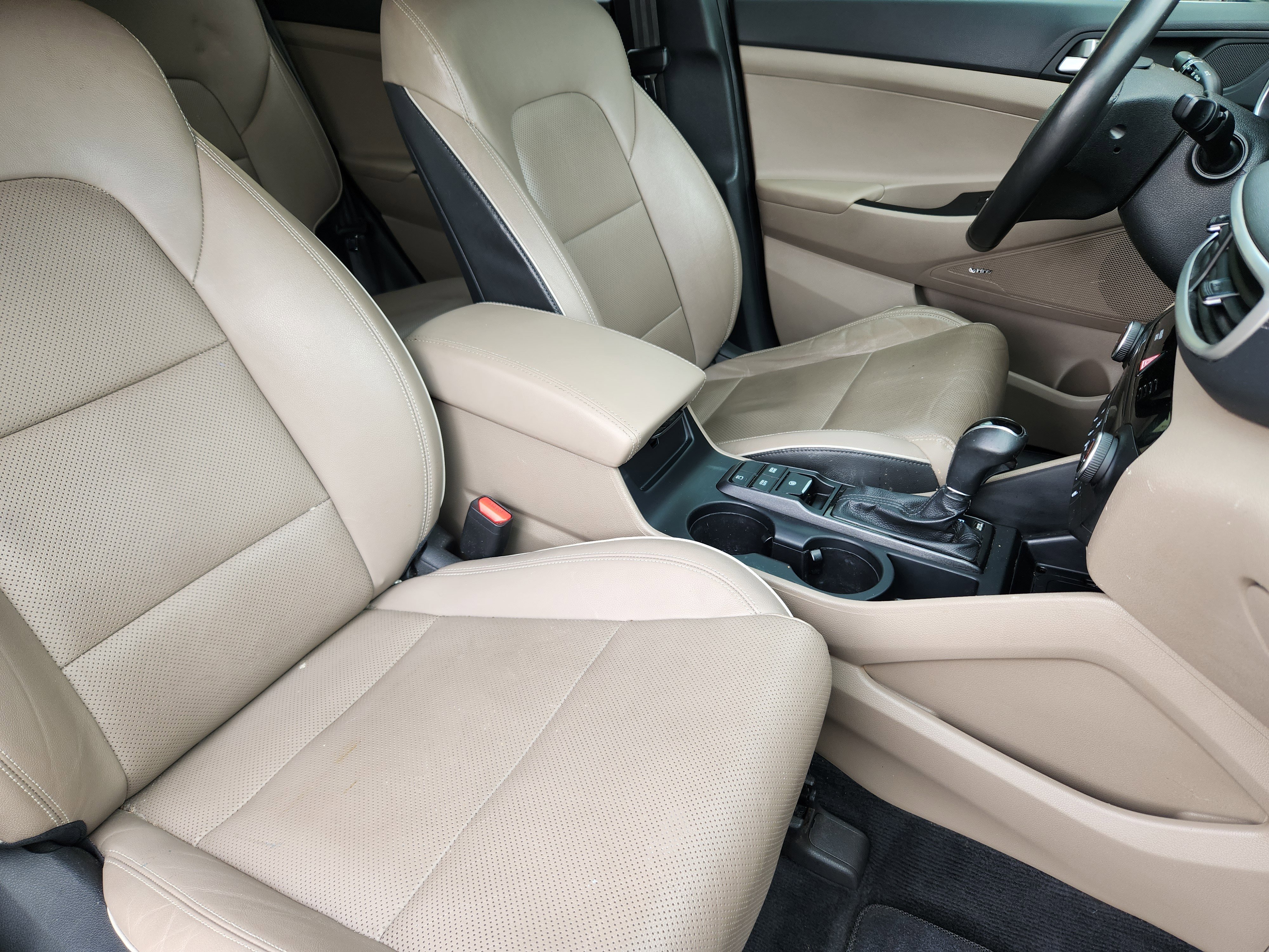 Used 2021 Hyundai Tucson Limited image 17