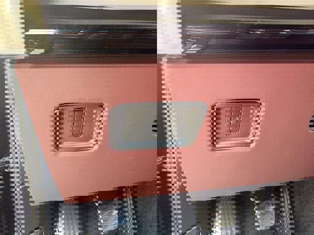 Used 2023 Land Rover Range Rover SE AWD/4WD image 12