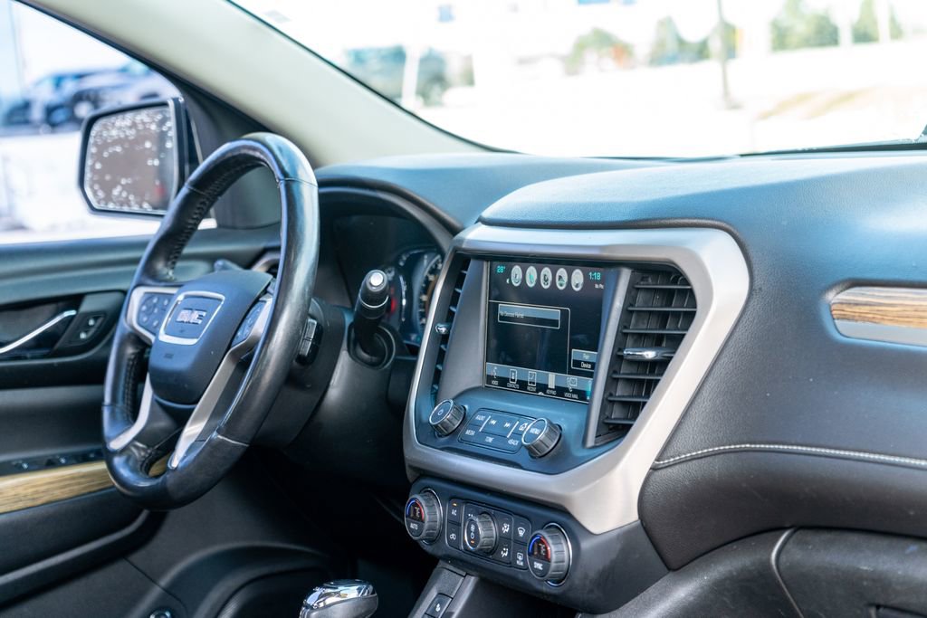 Used 2017 GMC Acadia Denali image 14