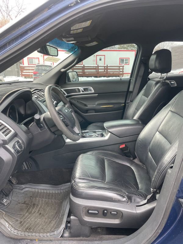 Used 2012 Ford Explorer XLT image 2