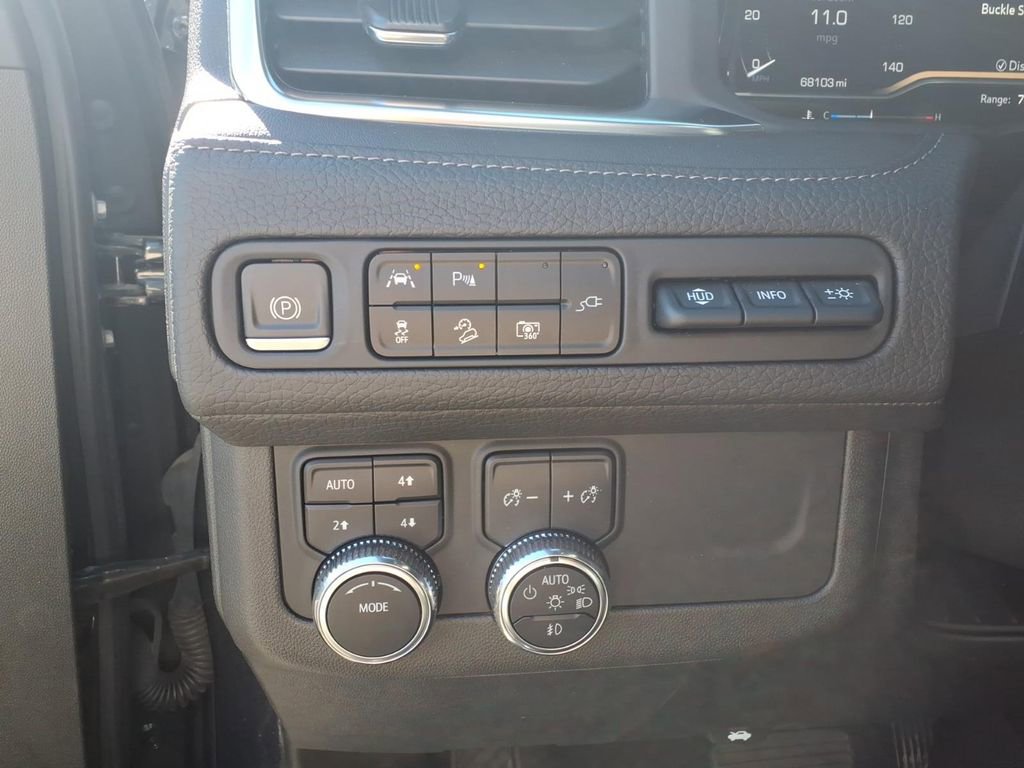 Used 2022 GMC Yukon XL Denali AWD/4WD image 17