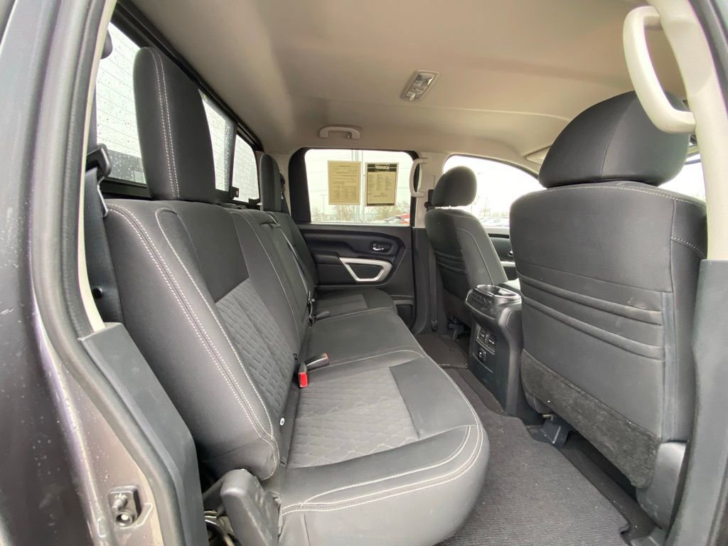 Used 2018 Nissan Titan SV w/ SV Convenience Package image 22