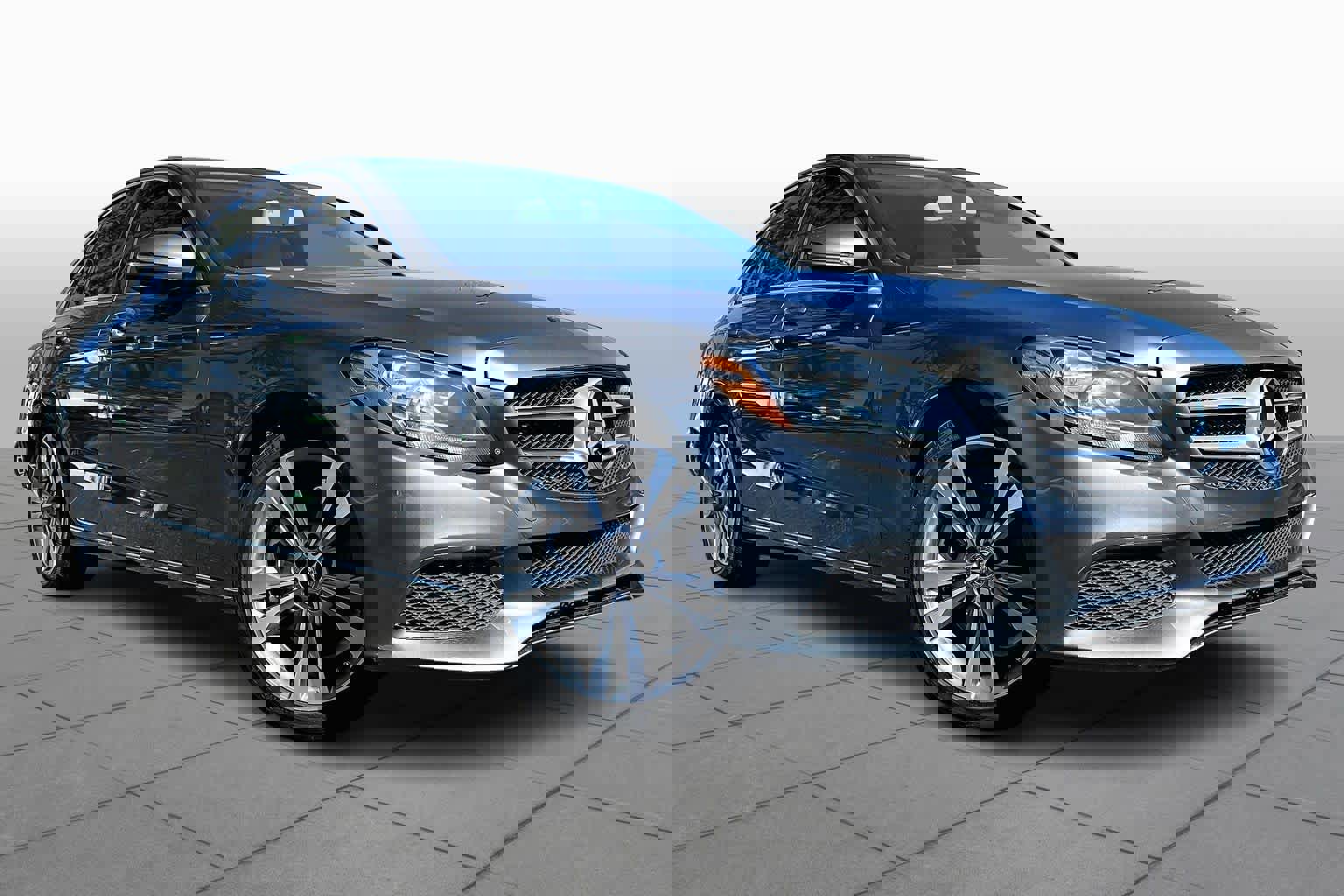 Used 2018 Mercedes-Benz C 300 Sedan image 2