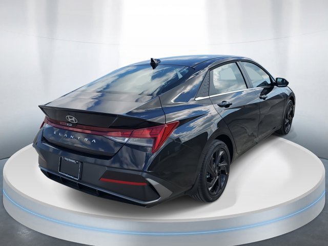 New 2026 Hyundai Elantra SEL Sport Premium FWD image 4