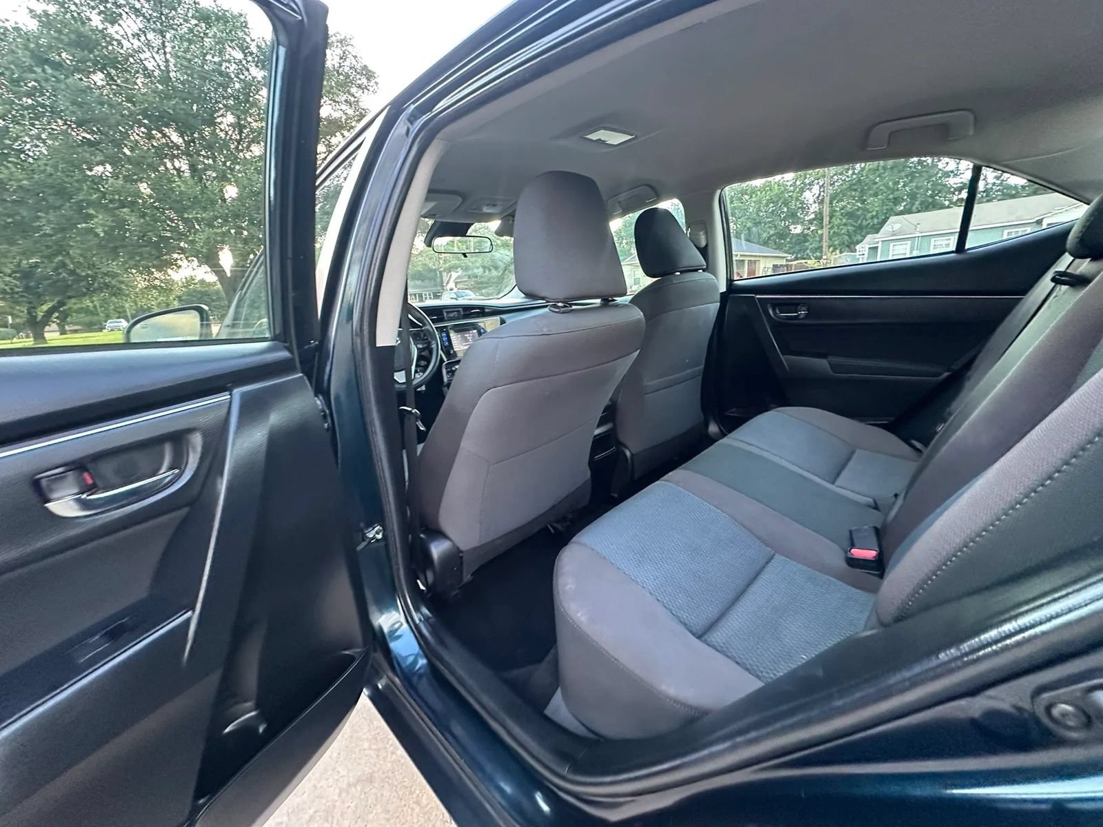 Used 2019 Toyota Corolla LE FWD image 14