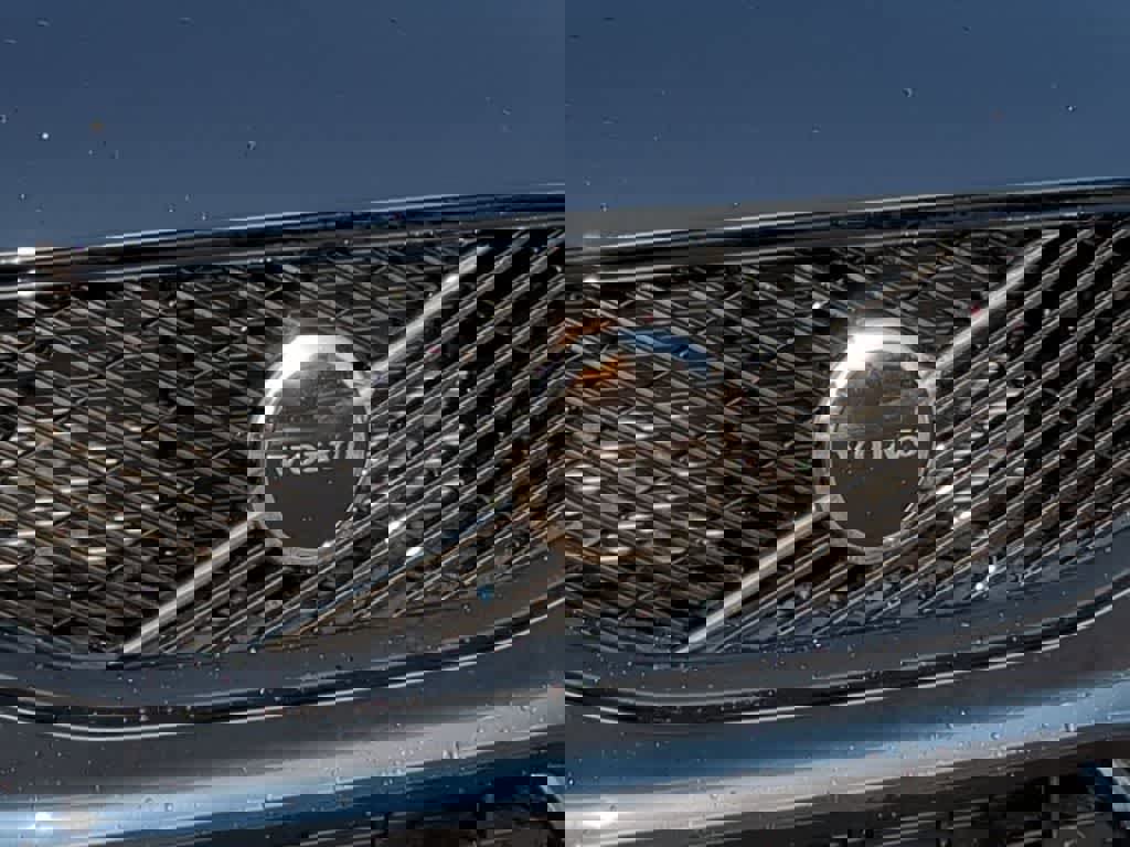 New 2026 Volvo XC60 B5 Core w/ Protection Package Premier image 11