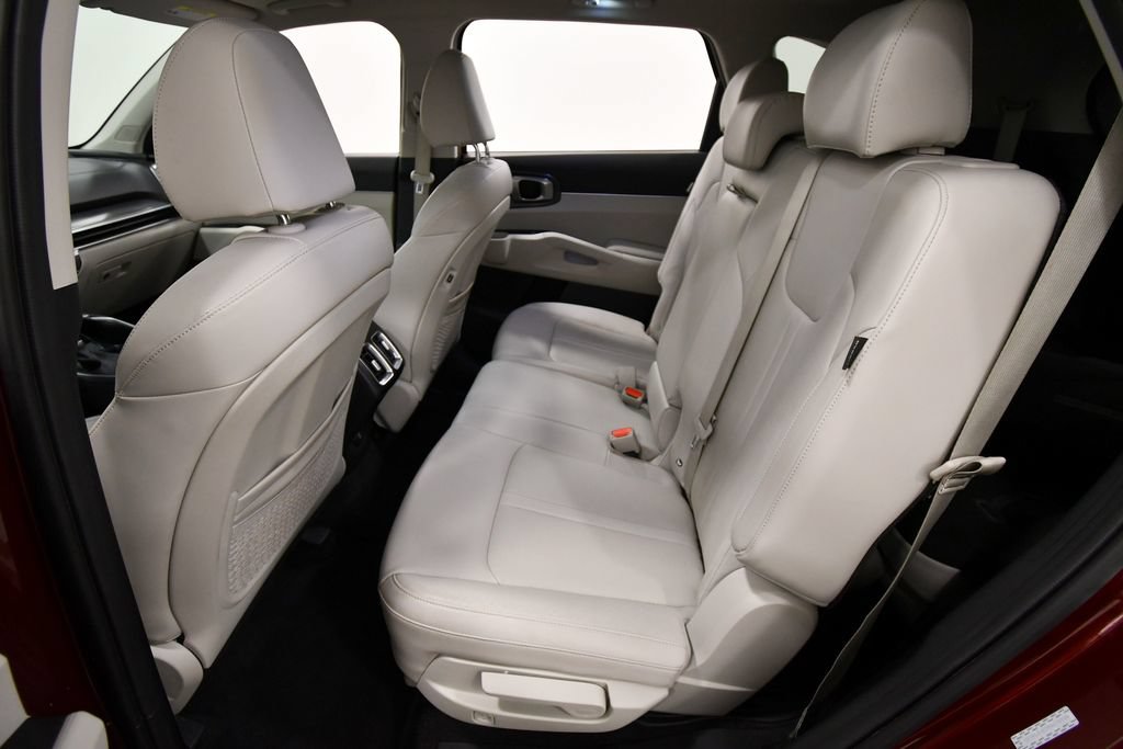 Used 2024 Kia Sorento S w/ Panoramic Sunroof Package AWD/4WD image 15