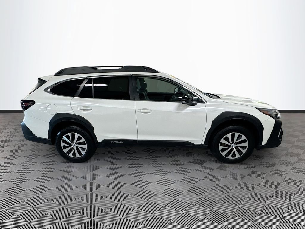 Used 2023 Subaru Outback Premium image 31