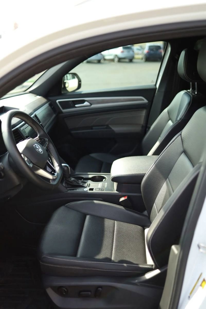Used 2022 Volkswagen Atlas Cross Sport SE image 17