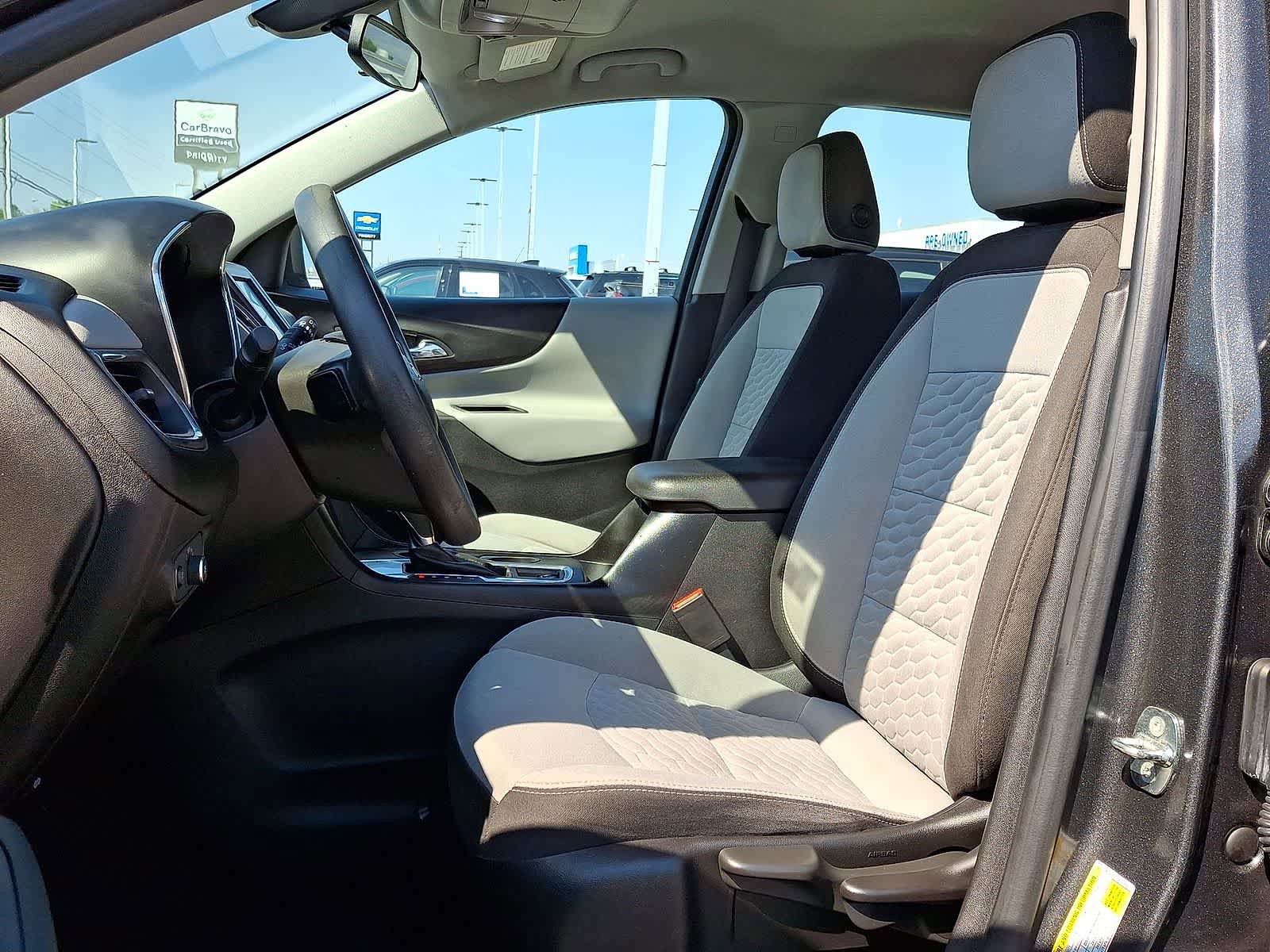 Used 2018 Chevrolet Equinox LS FWD image 24