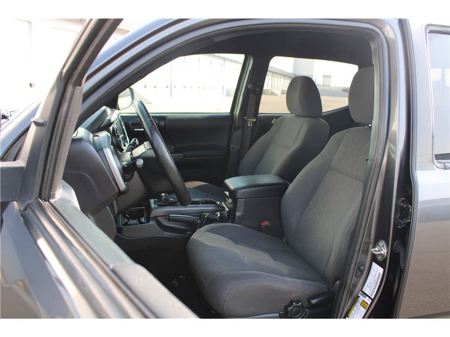 Used 2019 Toyota Tacoma TRD Off-Road image 7