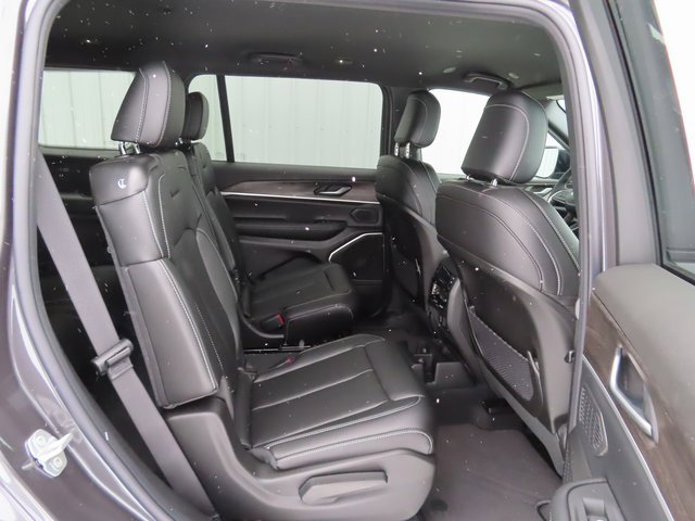 New 2026 Jeep Grand Cherokee L Limited image 29