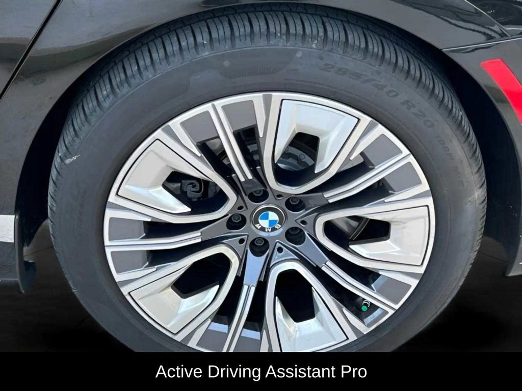 Used 2024 BMW i7 xDrive60 image 14